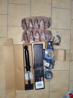 Predám súčiastky na Peugeot 407 - 2