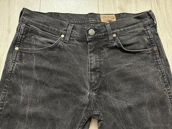 Nové,pánske,kvalitné džínsy WRANGLER - 33/32 - 2