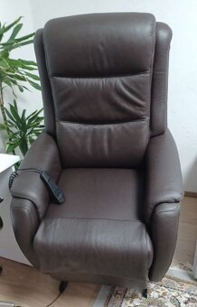 Kozene elektricky polohovatelne kreslo - 2