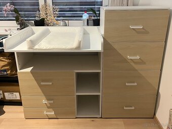 Prebalovaci pult Ikea+skrinka so suflikmi. - 2