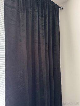 Predám dva čierne závesy - 2