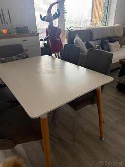 Jedálenský stôl - 2