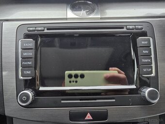 Ponúkam na predaj navigáciu RNS510 - 2
