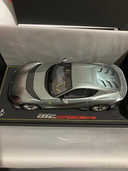 Ferrari 812 Competizione 1/18 BBR červená/šedá - 2