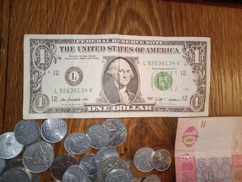 Mince rôzne. Bankovky. - 2