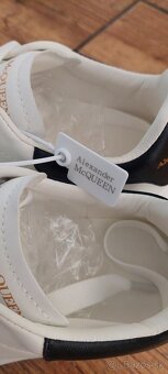 Alexander McQueen - 2
