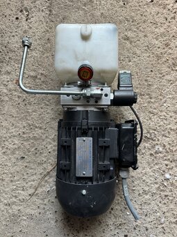 Hydraulicky agregat - 2