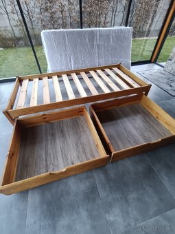 Masívna posteľ 200x90 cm - 2