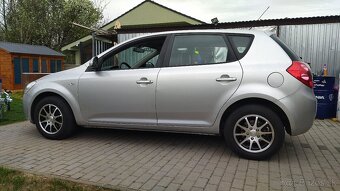 Kia ceed 1,6 benzín výkon 93kw r.v.2008 - 2