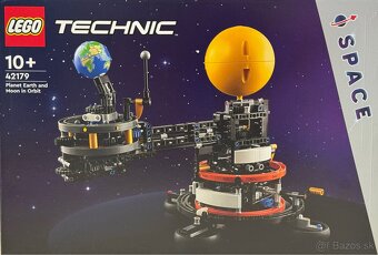 Lego technic 42179 - Planeta zem a mesiac na obeznej drahe - 2