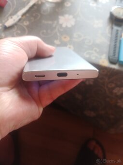 Predám Sony Xperia XA2 - 2