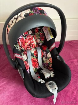 Autosedačka CYBEX Cloud Z I-Size Spring Blossom Dark - 2