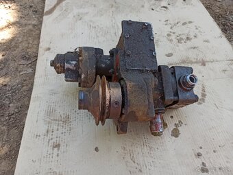 2x hydraulické zubove čerpadlo s prevodom - 2