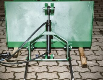 Hydraulická lopata za malotraktor - 2