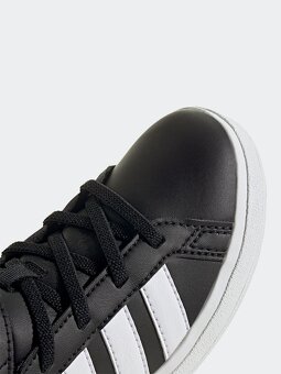 Detská obuv značky adidas - 2