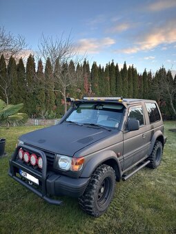Mitsubishi Pajero - 2