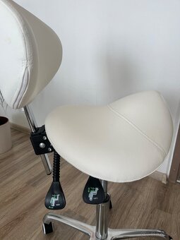 Kozmetická stolička - 2