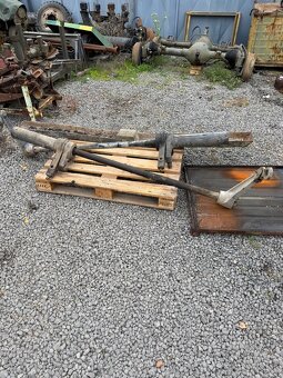 Torzné tyce Tatra 148 - 2