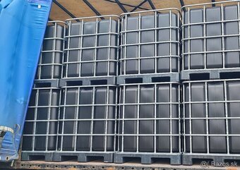 Predám potravinárske 1000L čierne IBC kontajnery, nádrže - 2