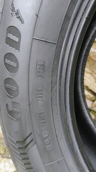 Goodyear Efficientgrip Performance 215/65 R17 - 2