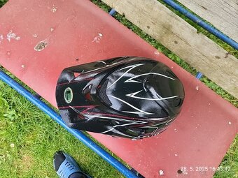 Sportova prilba na motorku - 2