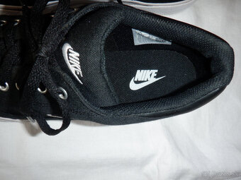 Pekné plátenky Nike - 2