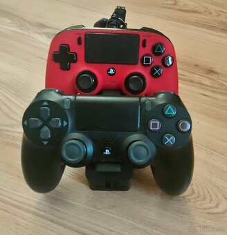 PS4-slim +2ovladáče a hry - 2