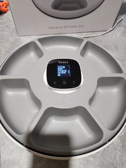 Chytré Krmitko zásobník pre psa alebo mačku. - 2