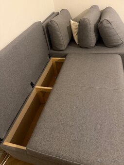 Rozkladacie pohovka v sivej farbe - 2