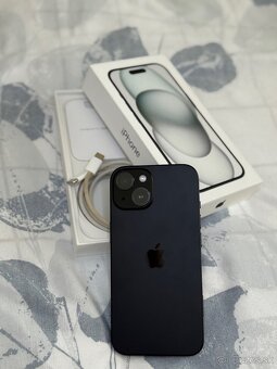 iPhone 15 256 GB – top stav + 10 krytov - 2