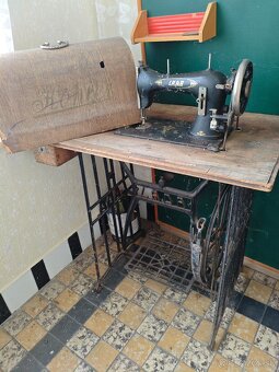 Šijací stroj - 2