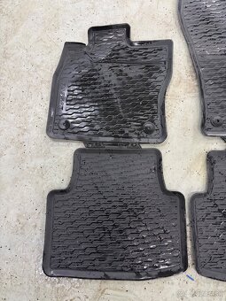 Passat B8 Variant gumove rohoze + vanicka do kufra - 2