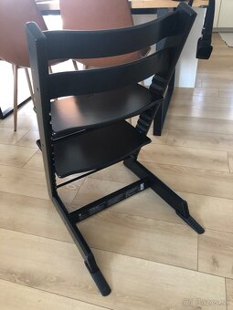 Predám stoličku Stokke Tripp Trapp čiernu - 2