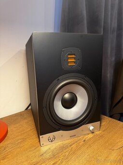 Predám Eve Audio SC208 - 2