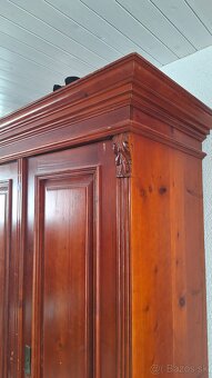 Starožitná skriňa - 2