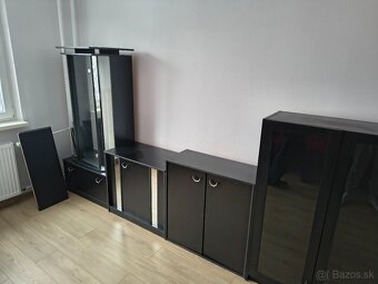 Predam obyvaciu stenu. - 2