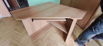 Predám lacno rohový písací stolík - 2