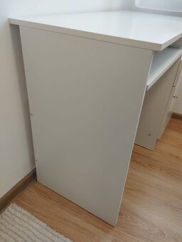 Predam detsky biely pisaci stol - 2