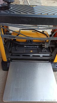 Predám hrúbkovačku - hoblovačku DeWalt DW733 - 2