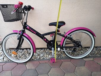 Detský bicykel s prilbou a košíkom - 2