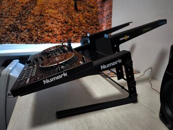 Numark Mixtrack Pro FX + stojan - 2