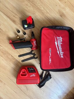 MILWAUKEE M12 FDGA FUEL™ pravouhlá vretenová brúska - 2
