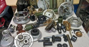 Originální nové díly z vojenského depozitu Dněpr Ural K750 - 2