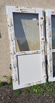 Vchodové plastové dvere 190cm - 2