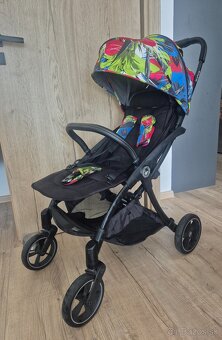 Skvelý kočík do lietadla aj do mesta - 2