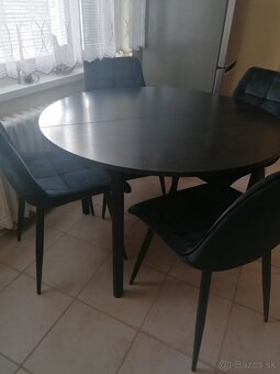 Jedálenský stôl - 2