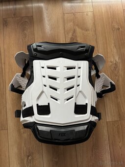 Chránič tela Fox - 2