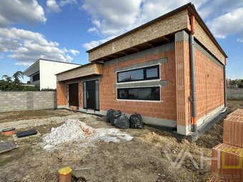 Moderná novostavba RD, pozemok 600m2, zastavaná plocha 179m2 - 2