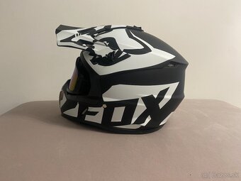 Fox prilba, helma s ochrannými okuliarmi ABS - 2