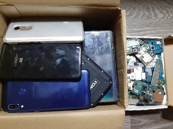 Predám mobily ná náhradné diely - 2